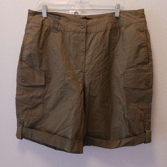 Women’s ELLOS Army Green Cargo Shorts 16 - Picture 1 of 9
